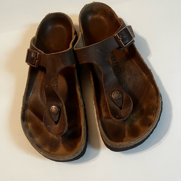 BIRKENSTOCK Gizeh Sandals T-Strap Sz 37 L6 Bronze Metallic Leather - Picture 4 of 9